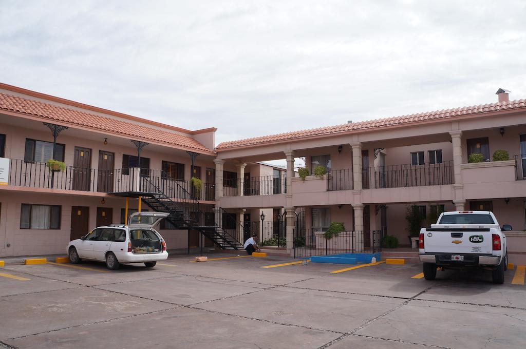 El Dorado Inn Delicias Esterno foto